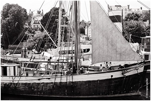 Voilier de transport de poisson : la galéasse Anna Rosa,fleuron de la flotte thonière d'avant-guerre. © Juillet 2006 Christophe Letellier tous droits réservés. Sailing ship of transport of fish: galéasse Anna Rosa, floret of the tunny fleet of pre-war period. © Juillet 2006 Christophe Letellier all rights reserved. Pour revenir à la galerie, cliquez sur la photo.